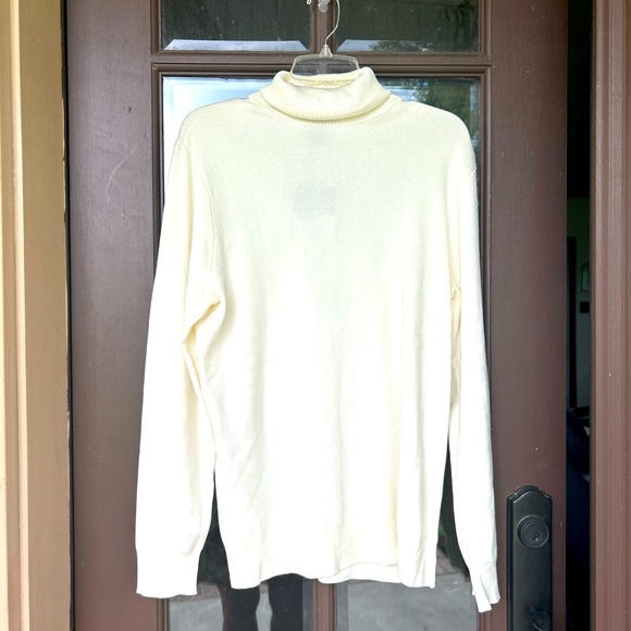 J C Penney Abbott Elementary White Cream Soft Turtleneck Sweater Size Medium NWT - Picture 5 of 9